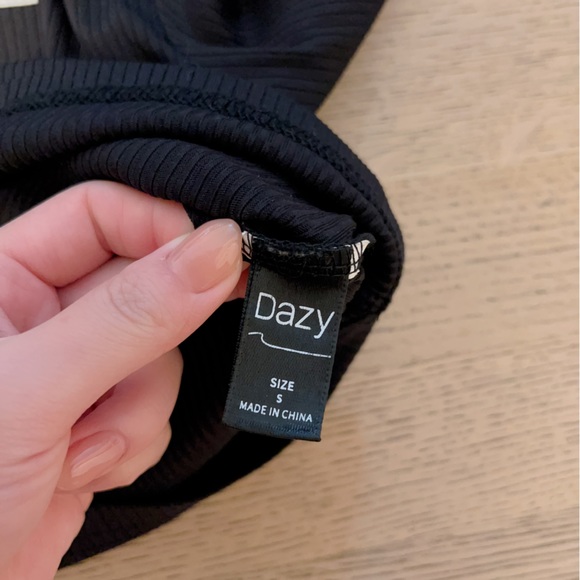 Lace strap off shoulder crop-top long sleeve. 95%new. - Picture 6 of 6